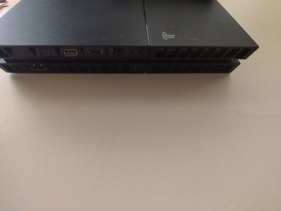 Продам консоль Ps4 Fat