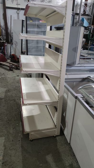 Витрина полька для магазина