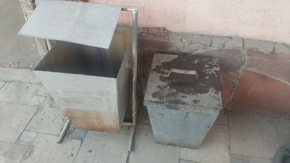 Продам мусорные бачки