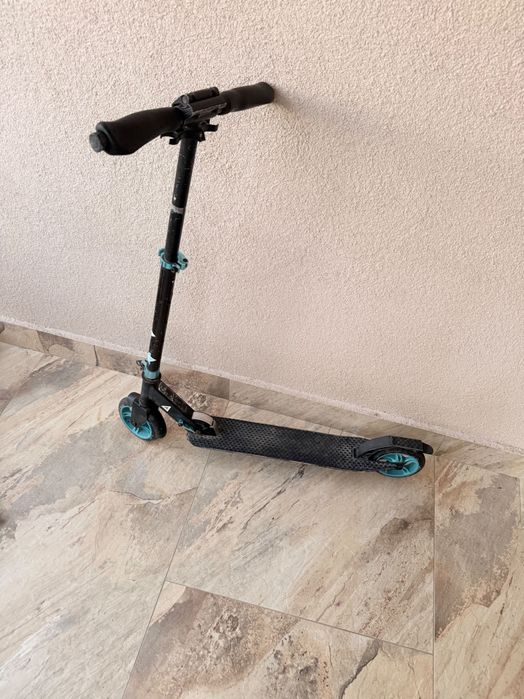 Vând 2 trotinete 80 lei
