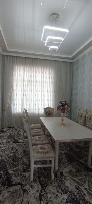 Uy sotiladi hovli 7 xona 4.4 sotix srochniy