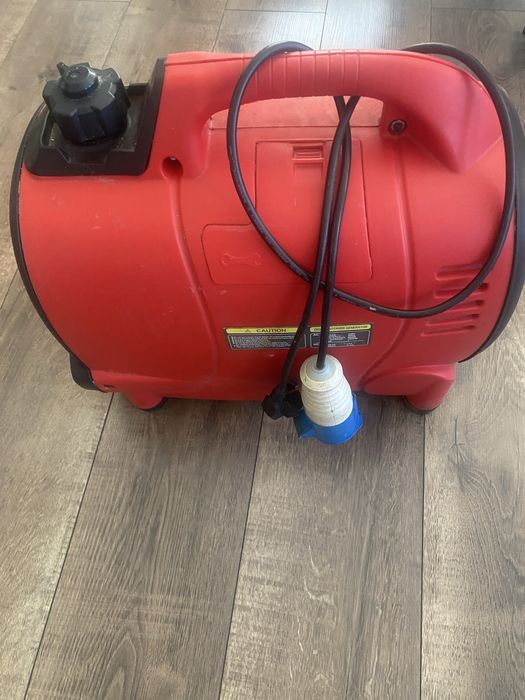 Продавам бензинов инверторен генератор Raider RD-GG05