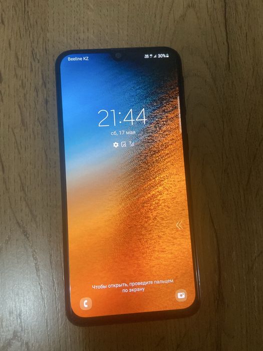 Samsung A40 телефон