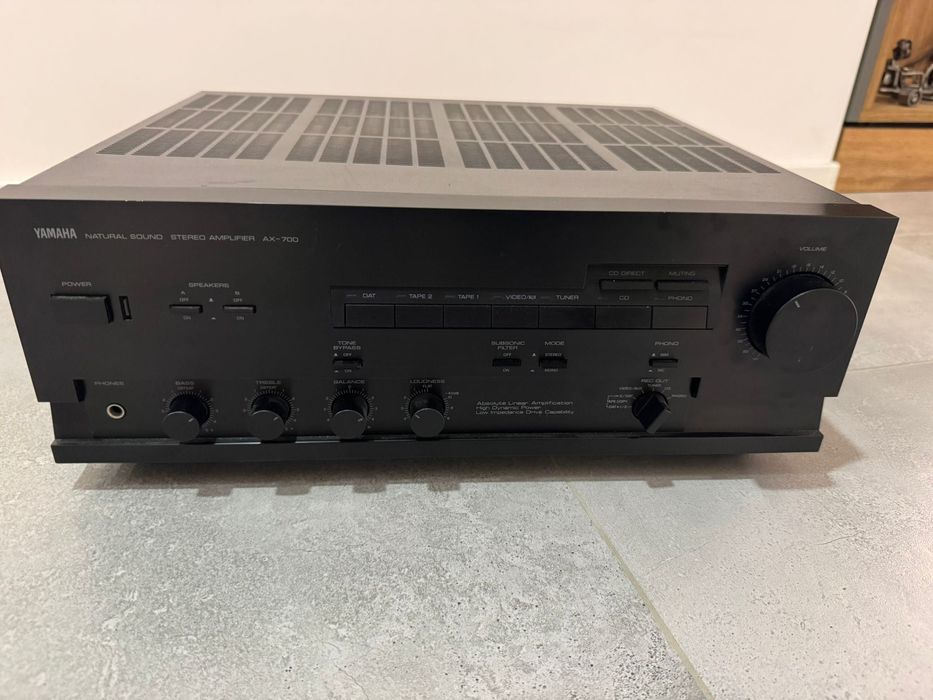 vand amplificator/statie YAMAHA AX-700 600W (sistem audio,muzica,casa)