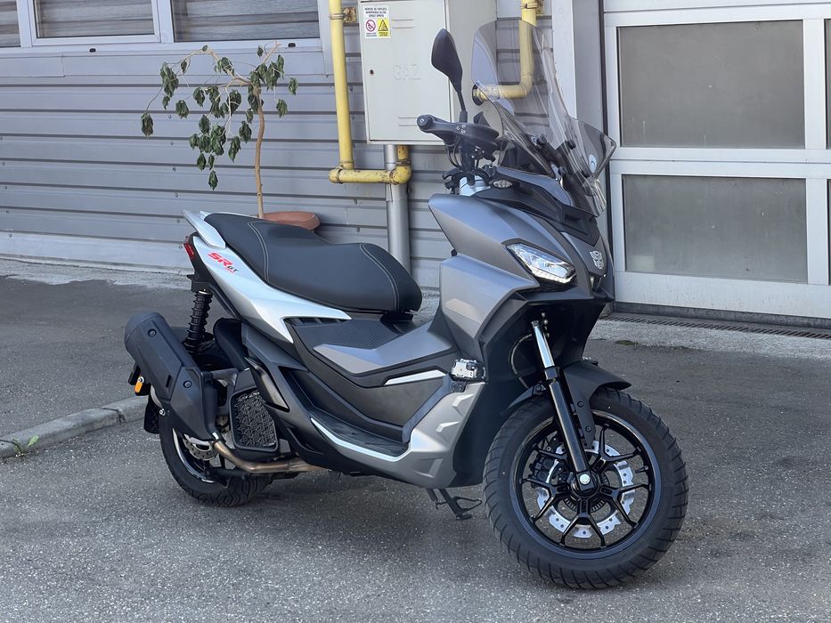 Aprilia SR GT200