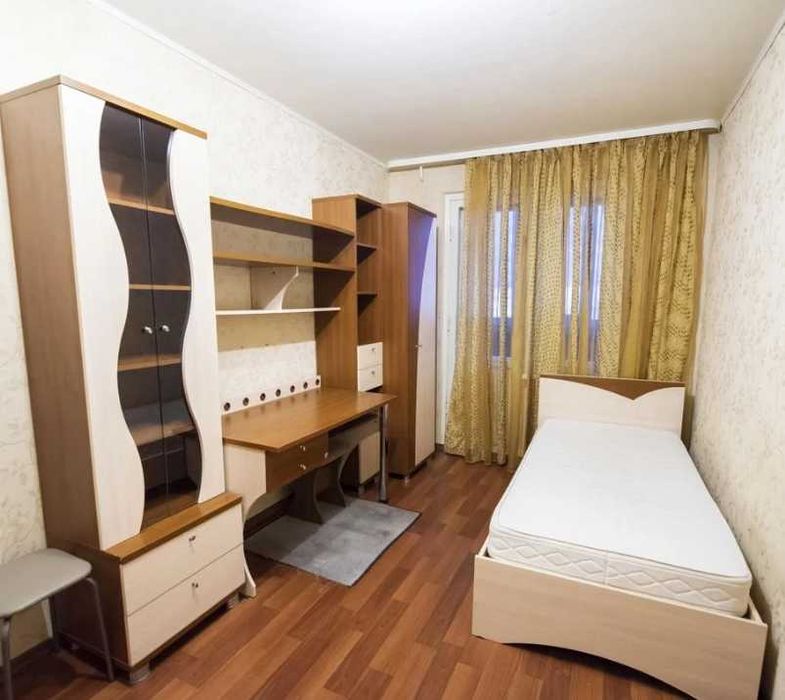 Дава се под наем Тристаен апартамент в Пловдив, Въстанически - 80 кв.м за 255 € - Снимка #2