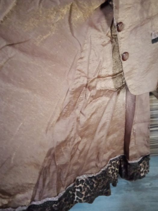 Продам костюм тройку