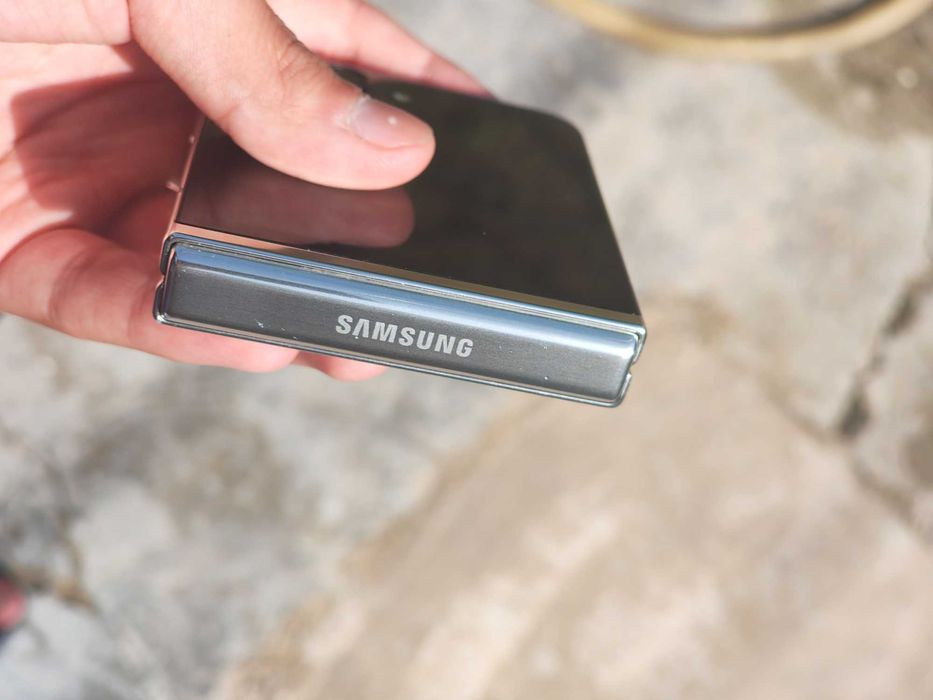 Samsung Z Flip 5