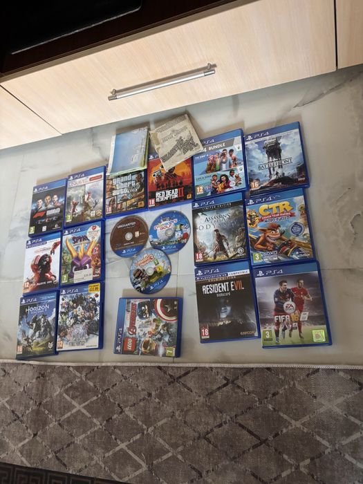 Vand ps 4 slim cu jocuri console si cont facut cu jocuri instalate