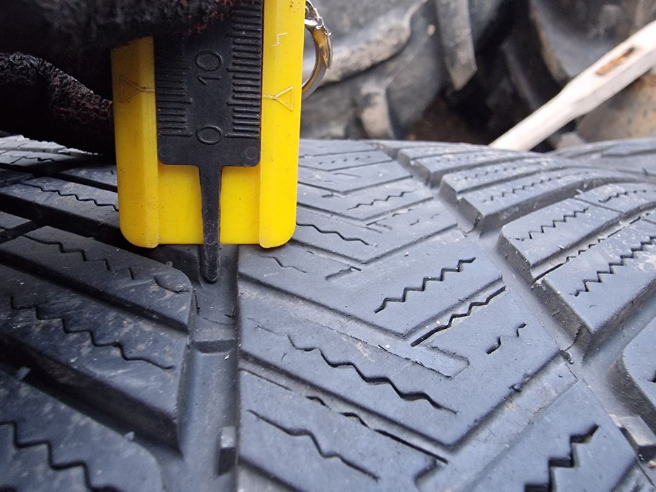 Anvelope 265/40R19 marca Michelin, DOT 2020, 6 mm