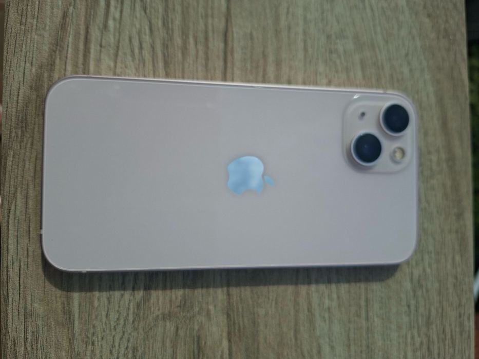 Продавам Iphone 13
