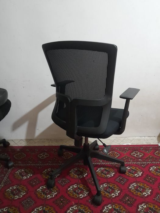 Продаются офисное кресло в хорошем состоянии.
