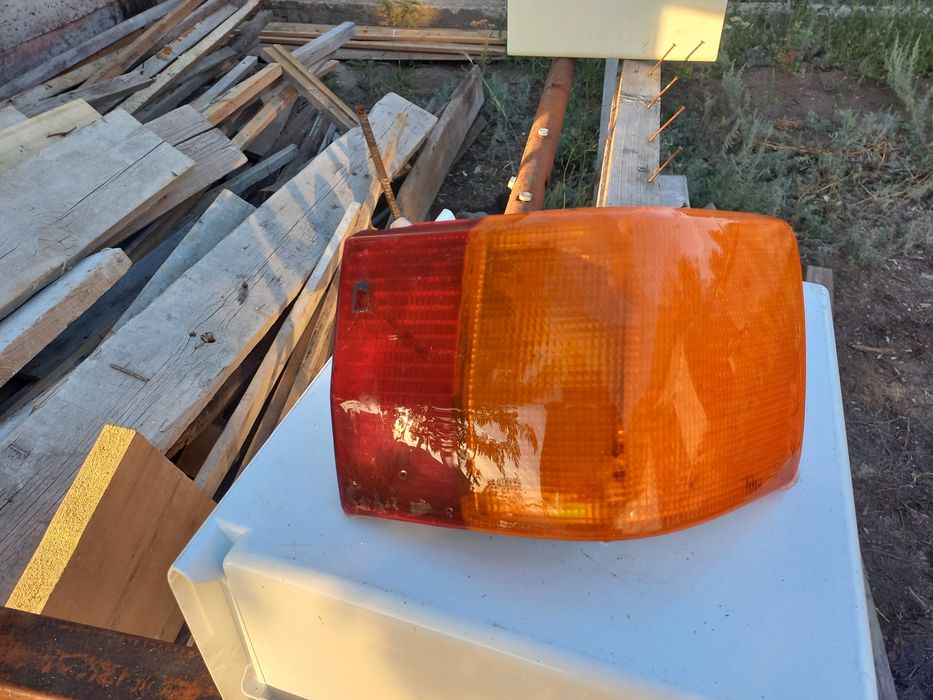 Продам фонарь задний на ауди 80