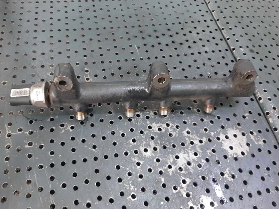 rampa injectoare kia carnival 2.9 td 4wd j3  31500-4x700