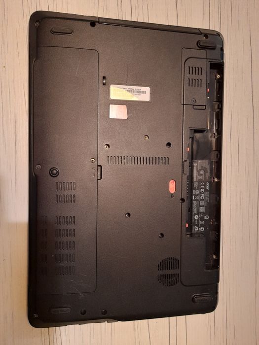 Laptop ACER E1-531 i3