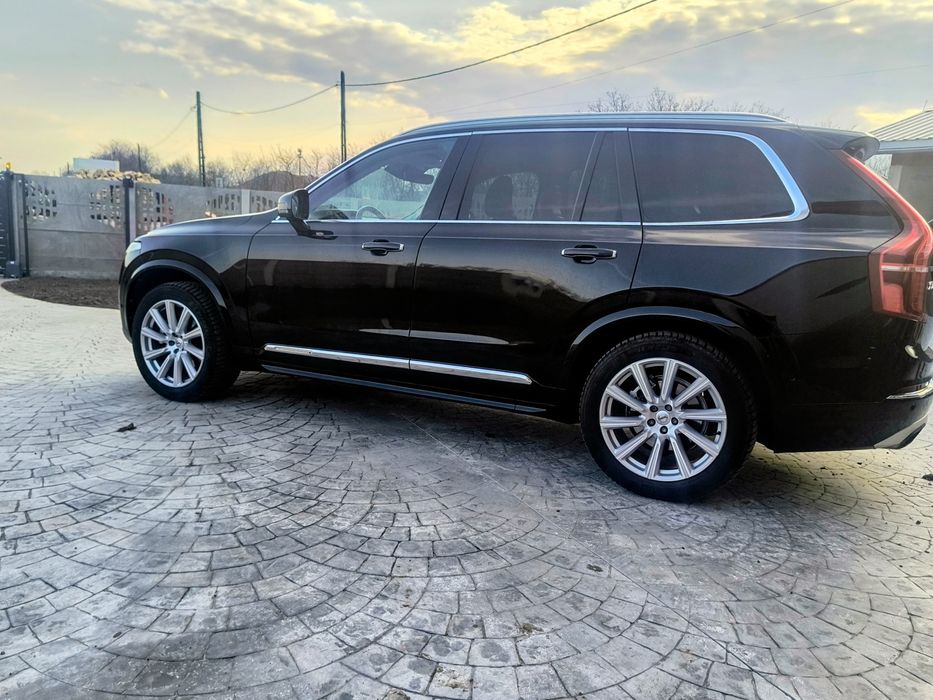 Volvo xc 90 7 locuri 
Nu este pe perne aer și nu ar