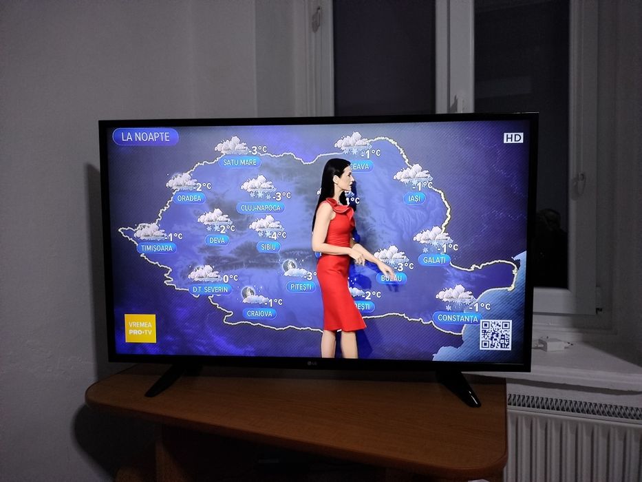 Led HD marca LG, diagonală 108 cm