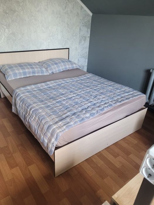 Продам кровать полуторка