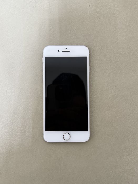 Продам Айфон 8 // iPhone 8 на 64 Гб