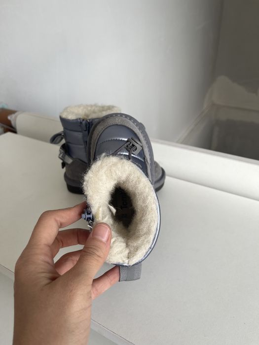 Продам детские сапожки