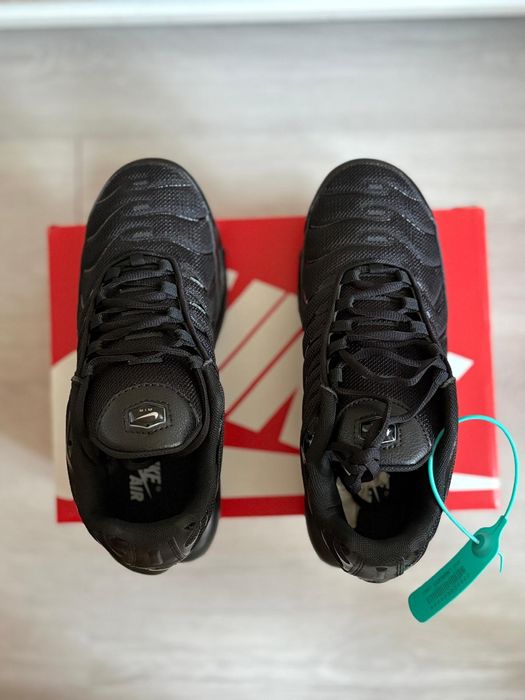 Nike Tn Black Shoes Обувки