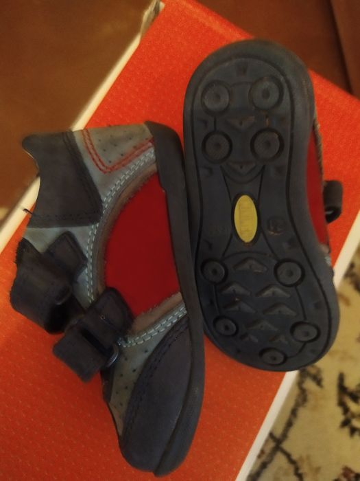 Детская обувь  кроссовки на малыша