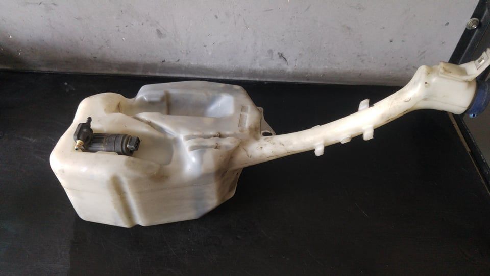 Vas lichid parbriz alfa romeo 159