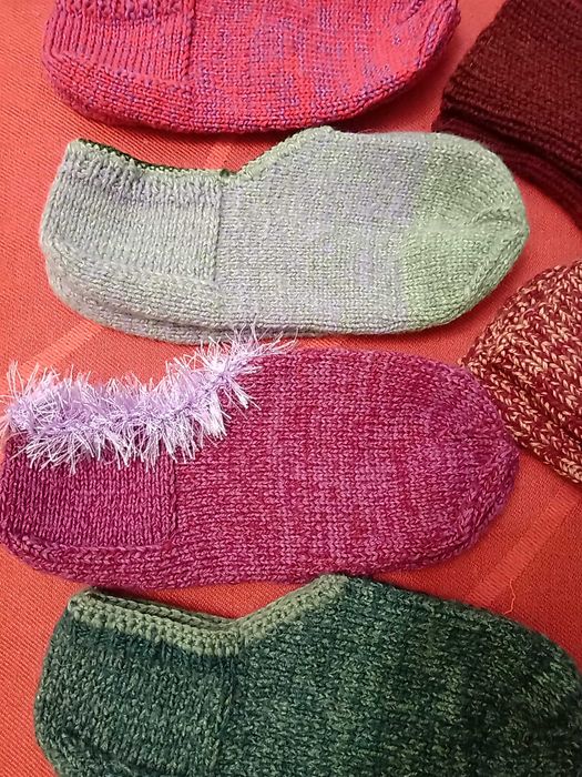 Носки, тапочки ручной работы