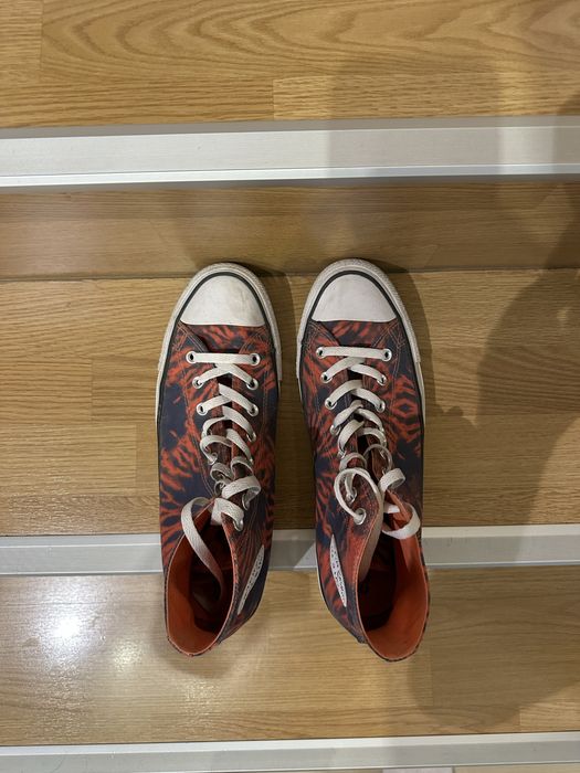 Converse червени обувки