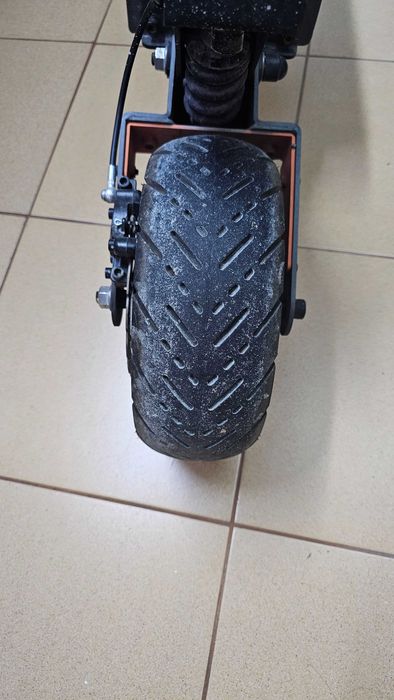 Eлектрическа тротинетка KuKirin G4 на 2086км