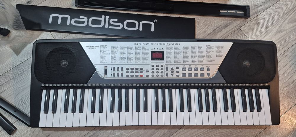 Orga electronica Madison MEK61128 cu Stativ Microfon si alimentator