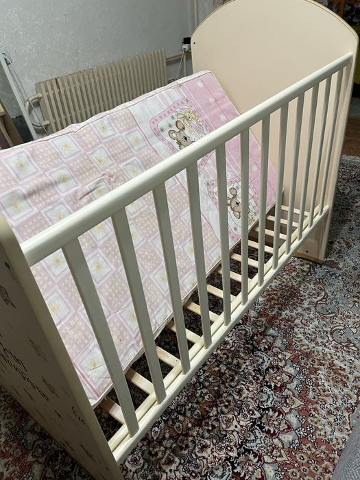 Продается манежка в отличном состоянии