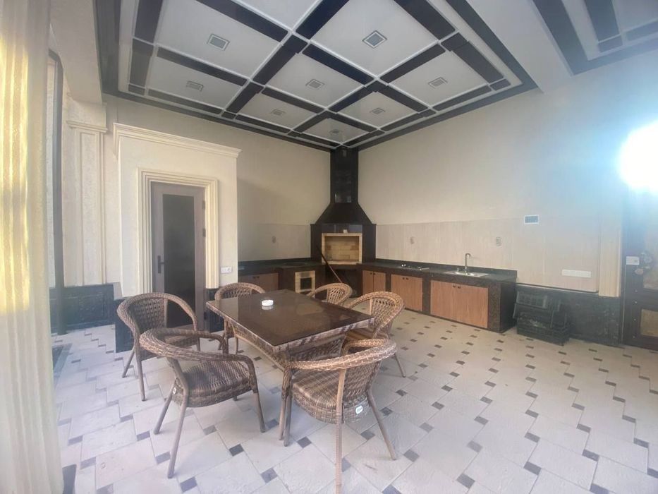 Сдаётся шикарная дом в центре басейн и сауна есть под офис