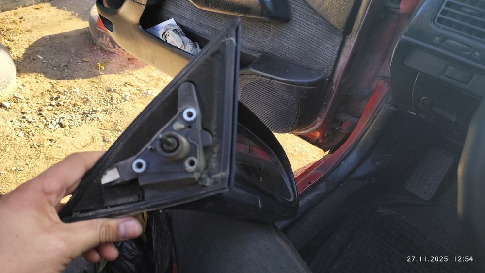 Боковое зеркало карина е