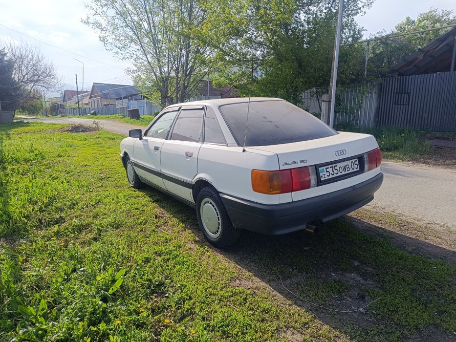 Продам Ауди 80 хорошем состоянии