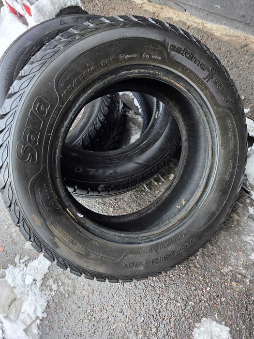 Продам шины зимние с шипами.