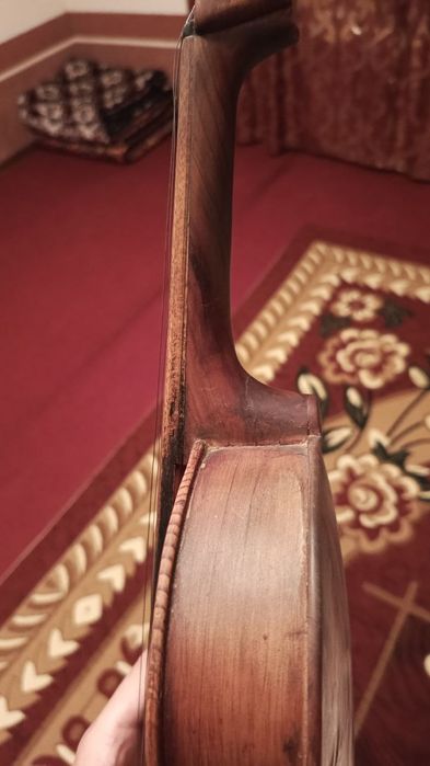 Alt skripka 1974 yil, g'ilof va simechoki bor