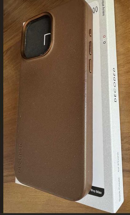 Кожен калъф Decoded Iphone 15 Pro Max в добро състояние