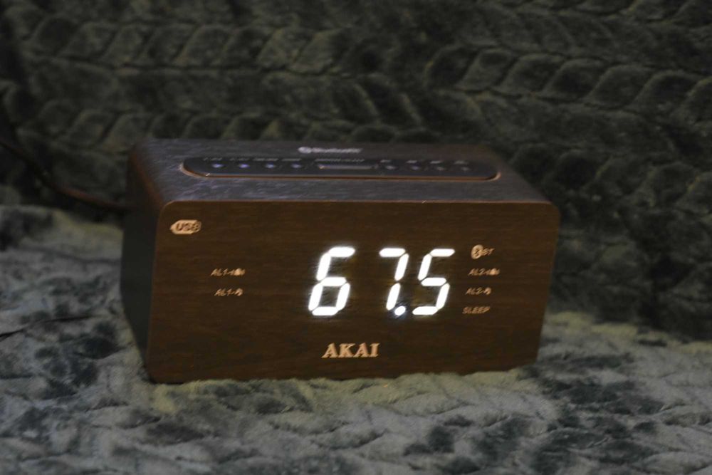 Radio Akai cu bluetooth