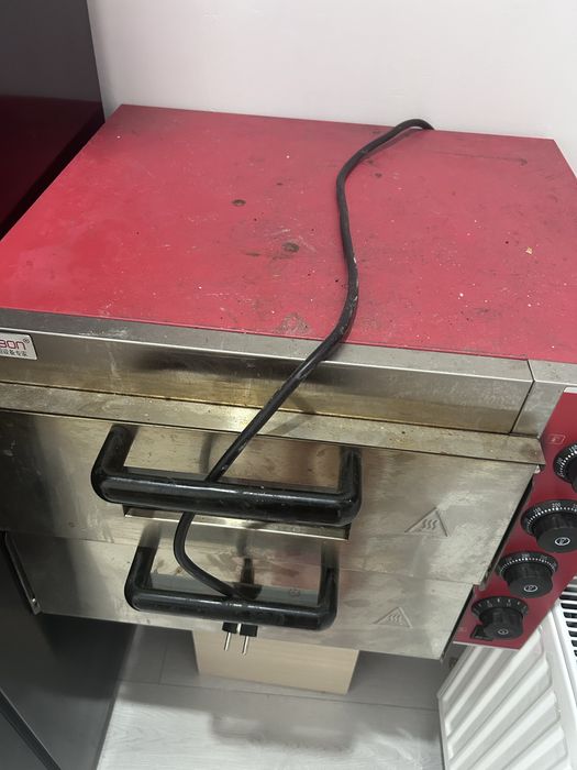 Пицца печь.