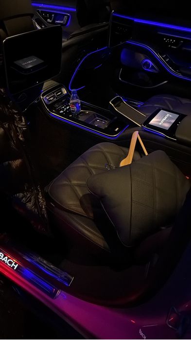 Maybach  S 680. Mercedes 4 Matic