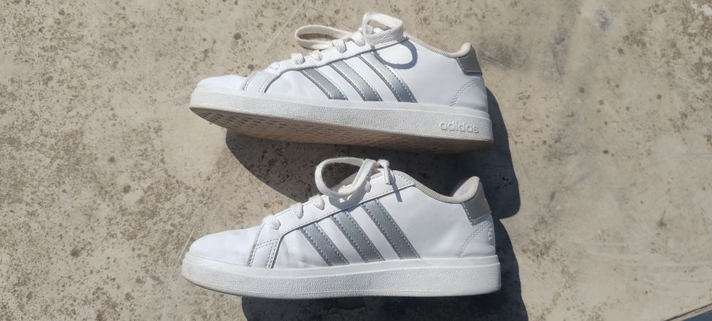 Adidasi originali adidas fete femei copii marimea 36