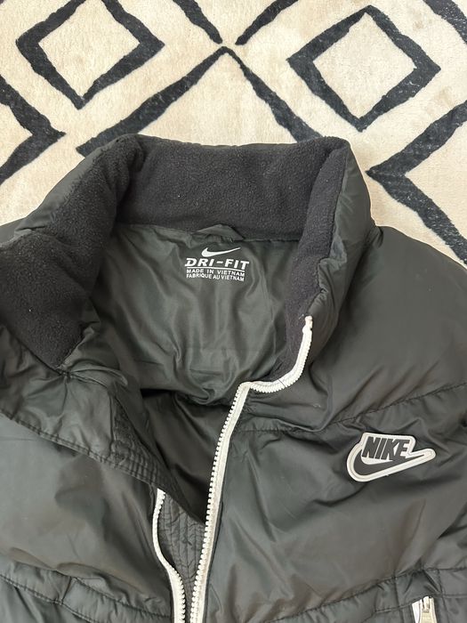 Жилетка,безрукавка nike