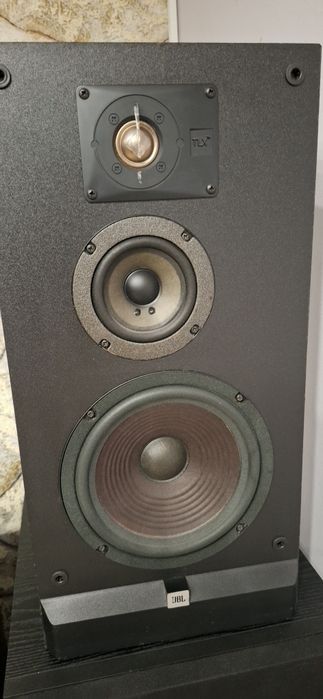Продавам тонколони JBl   TLX 30