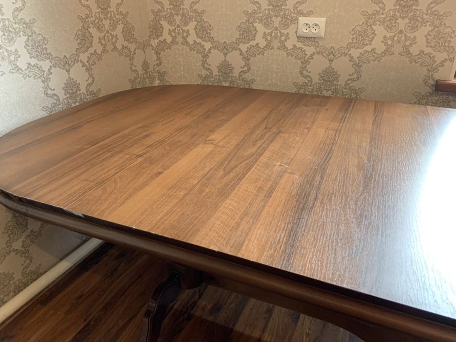 Продам Стол/ Почти новый