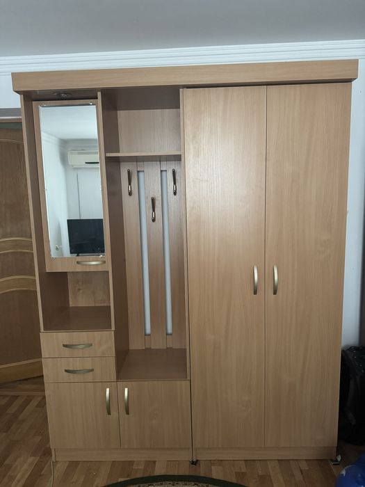 Продам шкаф прихожую