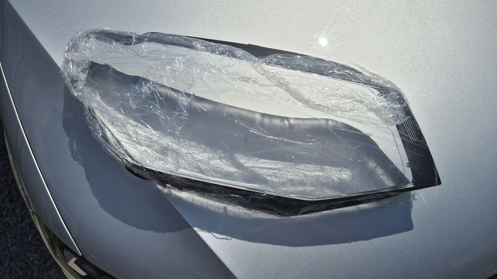 VW Caddy капак за фар ,стъкло за фар десен