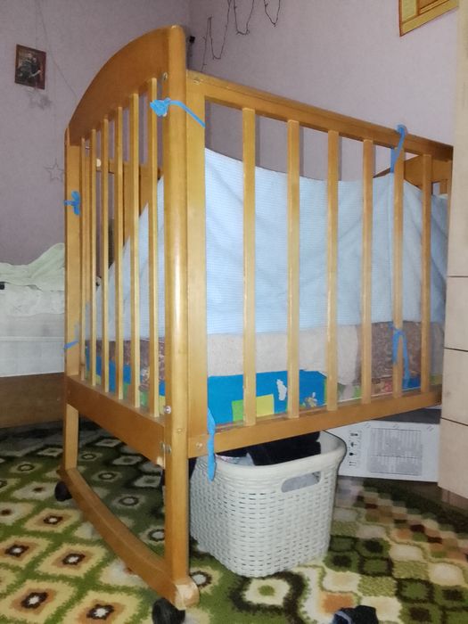 Продам детскую кроватку