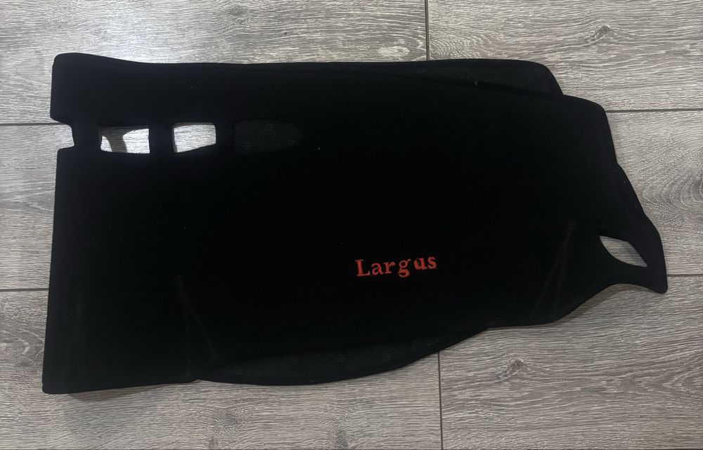 Продам накидку на панель Ларгус
