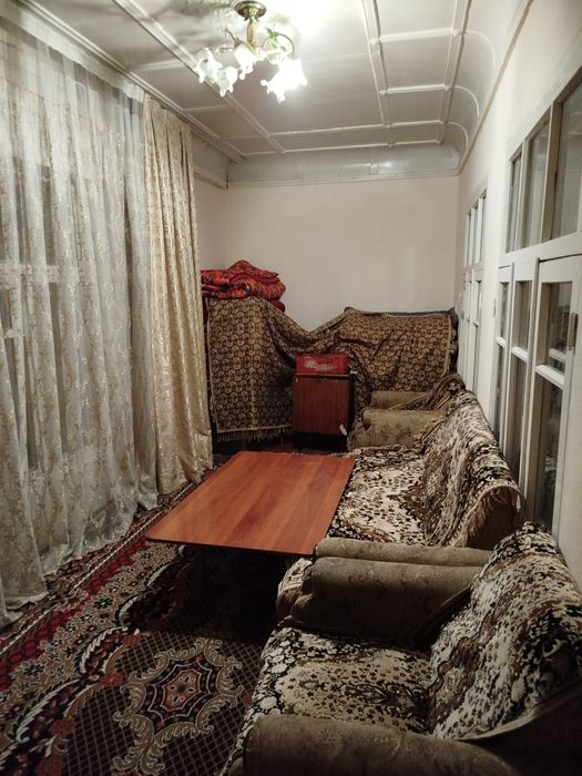 Arendaga joy beriladi 4 xona 1 ta oshxona